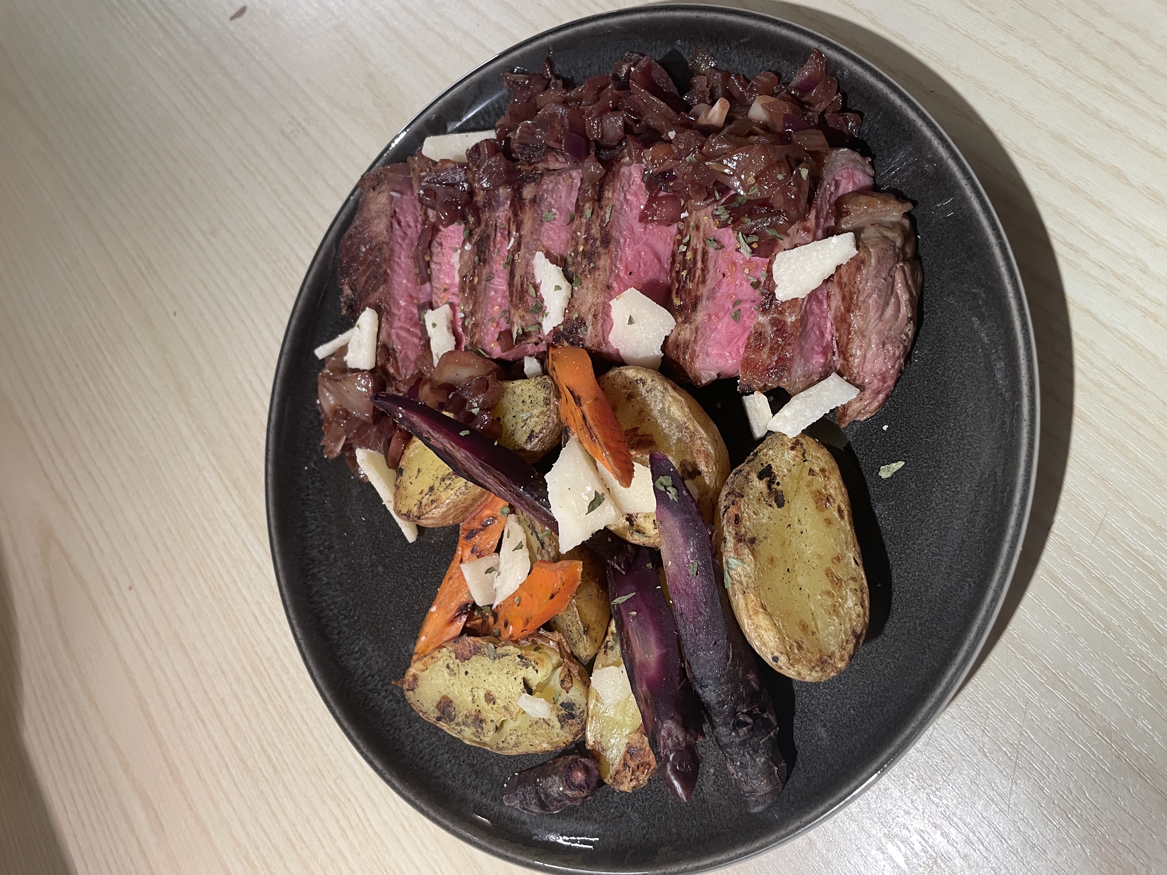 Steak with onion jam